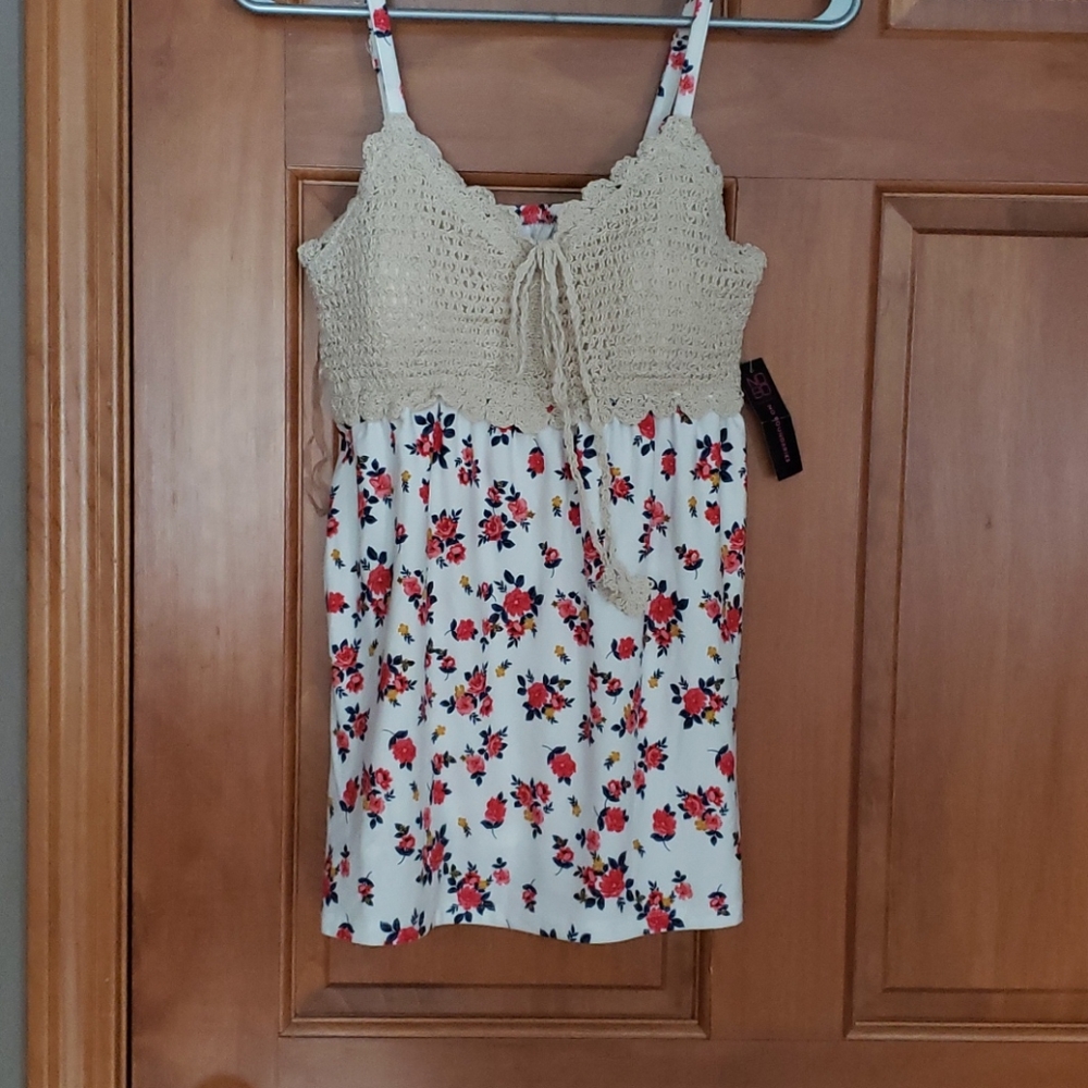 Floral crochet tank
